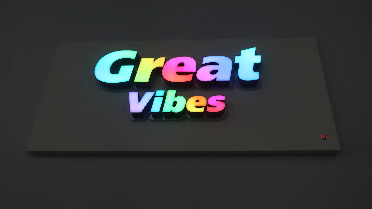 Why Illuminated Signs Work Better Than Traditional Signs for Night Visibility